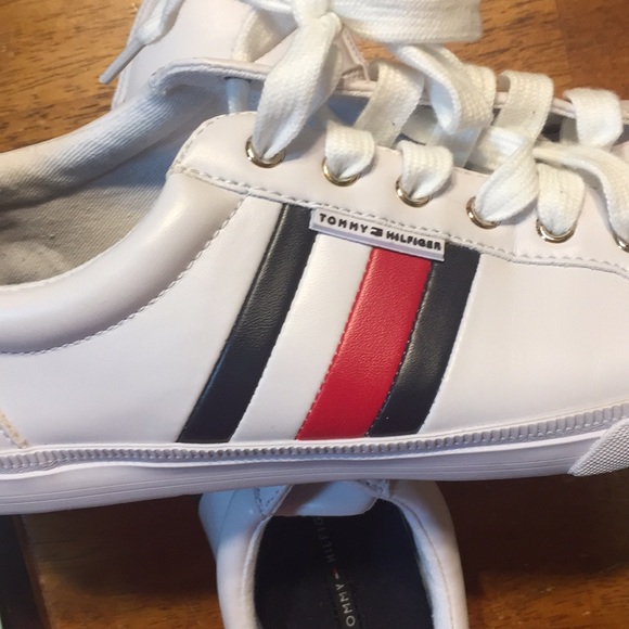 tommy hilfiger shoes - Picture 2 of 6